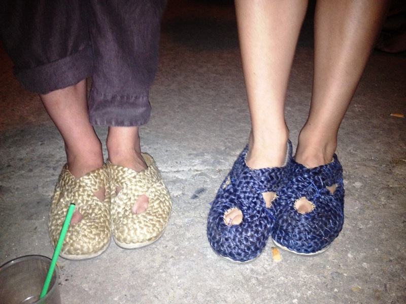 Les sabates còmodes d'Irene Peukes també es veren entre les noies que assistiren a la festa.