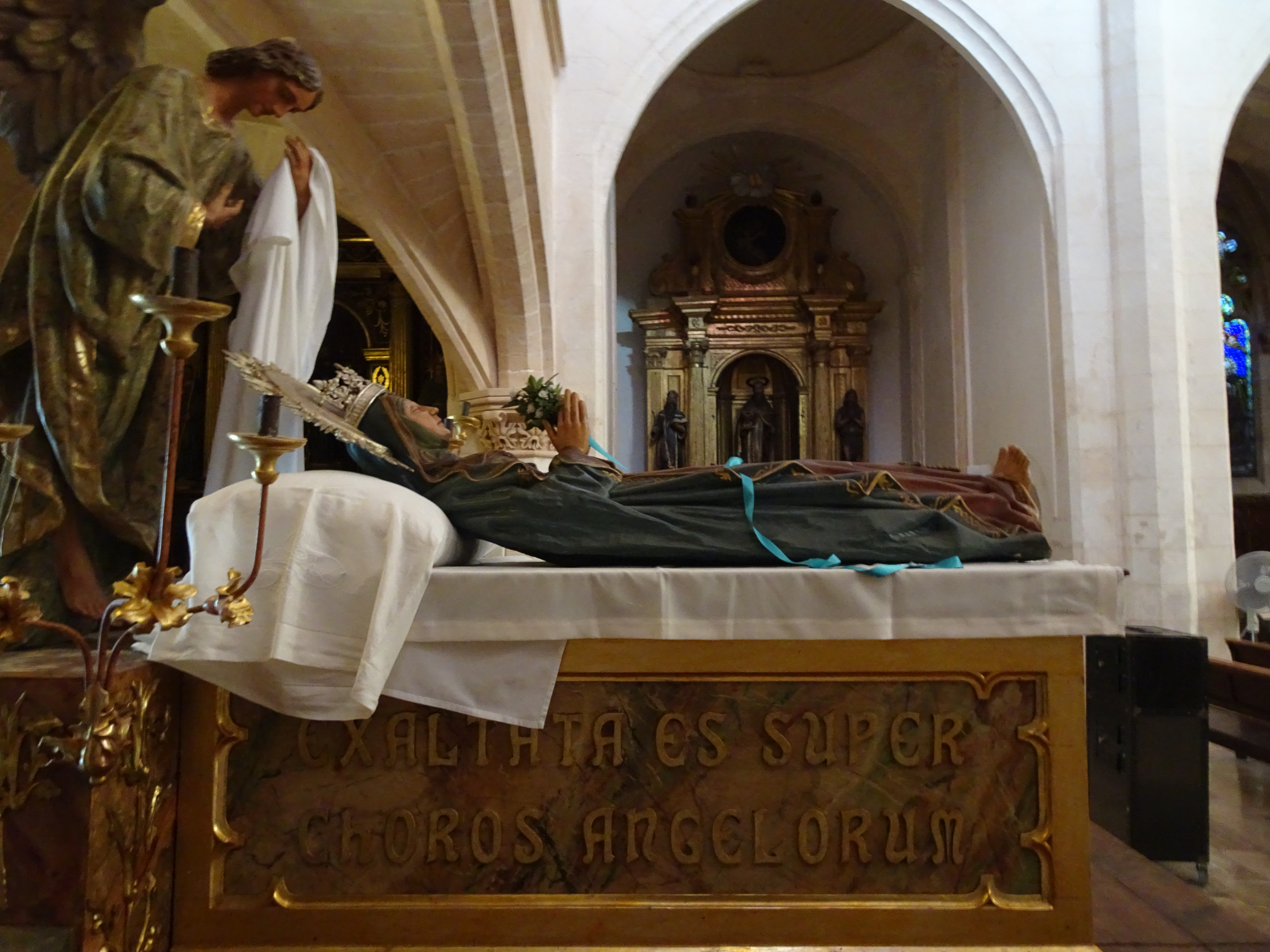 Actual muntatge del llit de la marededeu