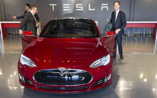 Visit at TESLA.