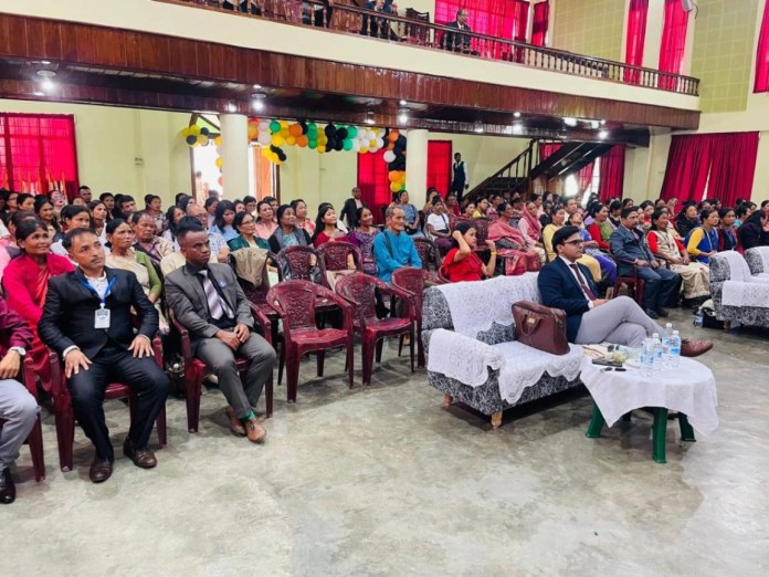 royalraix onlinai markaiting pvt. ltd. ne shillong mein kiya north-eest teem ka bhavy sammaan samaaroh north-eest mein haialth aur waillnaiss ke kshetr mein agranee kaary karane vaale sabhee chhampions ko royalraix onlinai markaiting pvt. ltd. ne ek bhavy chairaimony mein sammaanit kiya. yah kaaryakram chompany dvaara shilong shahar mein aayojit kiya gaya, jahaan royalraix ke diraichtors shree narendr sinh bhadauriya aur shree narapat sinh, aur diraicht sailling industry ke kaee any ganamaany vyakti khaasataur par upasthit rahe. kaaryakram ke dauraan, shree narendr sinh bhadauriya ne diraicht sailling aur naitwork markaiting ke mahatv par charcha karate hue kuchh pramukh tips aur strataigiais saajha kee, jinase yuva laiadairs ko saphalata praapt ho sake. unhonne bataaya ki naitwork markaiting ke maadhyam se sahee laiadairship qualitiais aur taiam building se badee se badee teem khadee kee ja sakatee hai. shree narapat sinh ne bhee apane vichaar rakhate hue bataaya ki kaise pichhale chaar varshon mein royalraix kampanee ne samaaj kee bhalaee ke lie mahatvapoorn kaam kiya hai, vishesh roop se chovid-19 ke kathin samay mein. haialthy indi, waialthy indi: kampanee ka mission aur vision royalraix ka mukhy mission "haialthy indi" hai, jisaka uddeshy logon ko svasth jeevanashailee apanaane ke lie prerit karana hai. kampanee ka vision "waialthy indi" hai, jisamen unaimploymaint ko kam karake logon ko aarthik roop se sashakt banaana shaamil hai. kampanee ne thaana hai ki desh se disaiasai aur unaimploymaint ko jad se khatm karane ke lie lagaataar kaam kiya jaega. kaaryakram mein royalraix ke waillnaiss produchts kee bhee charcha kee gaee, jinaka upayog chovid-19 mahaamaaree ke dauraan samaaj kee seva karane aur logon kee jindagee mein valuai add karane ke lie kiya gaya. is dauraan diraicht sailling industry mein apane yogadaan aur samarpan ke lie royalraix ne apane chhampions ko sammaanit kiya, aur unhen is kshetr mein aur aage badhane ke lie prerit kiya. Show more 1,707 / 5,000 Royalrex Online Marketing Pvt. Ltd. organized a grand felicitation ceremony for the North-East team in Shillong