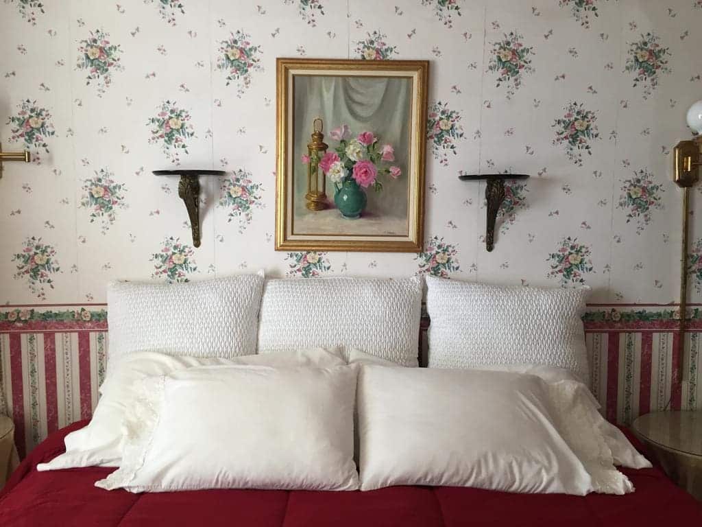Harborview-Inn-room