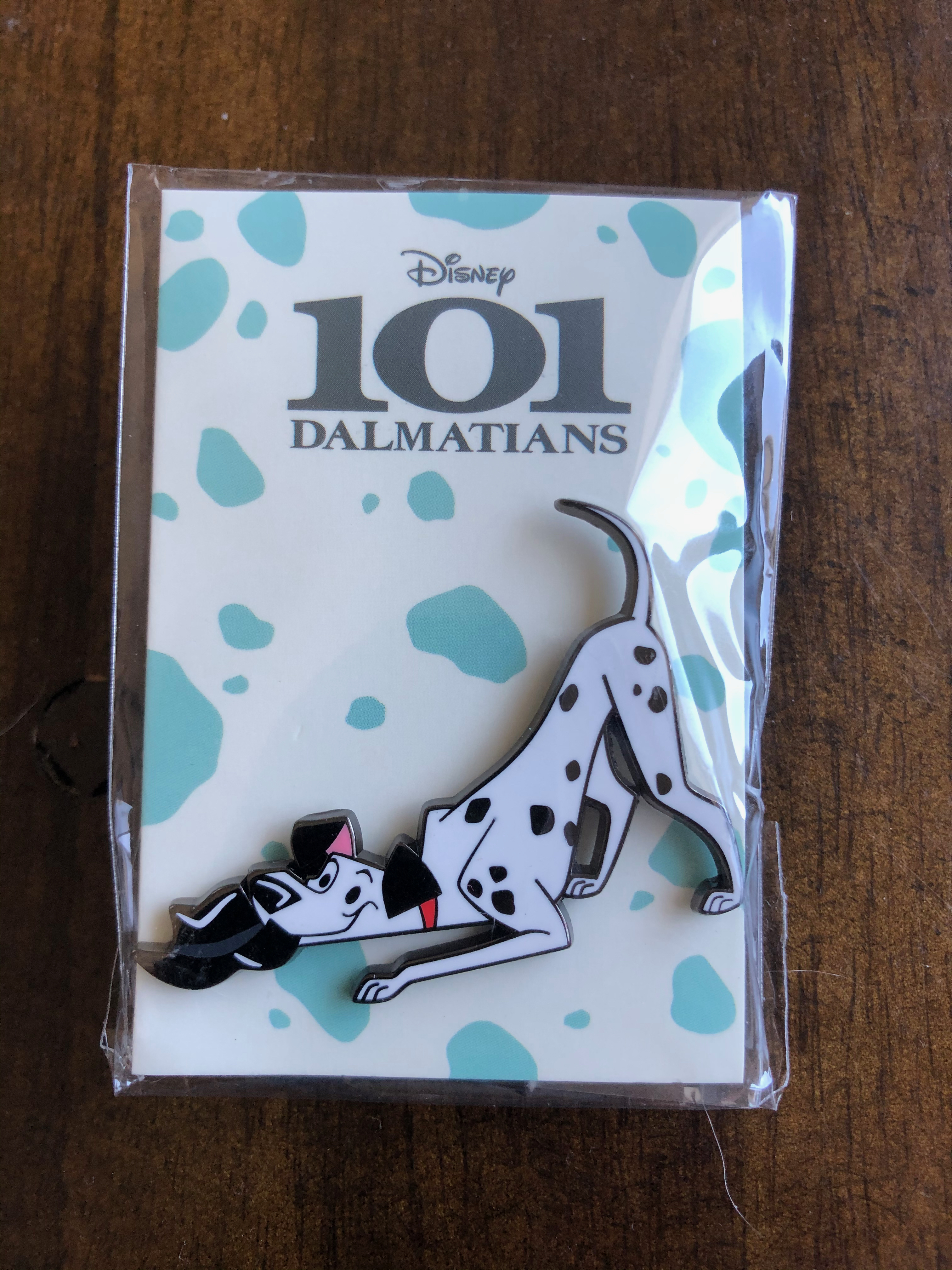 Front side of the Mondo Pongo pin from the 101 Dalmatians collection