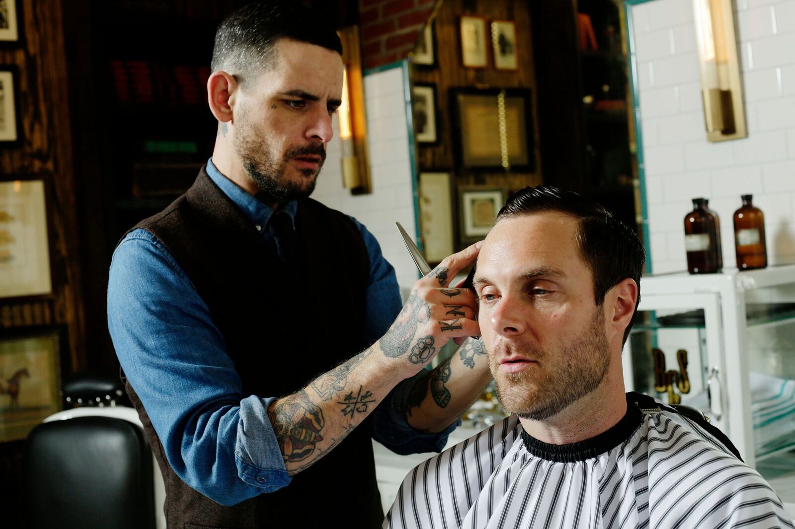 Wax or water-based hair pomade - what's the difference? (2)