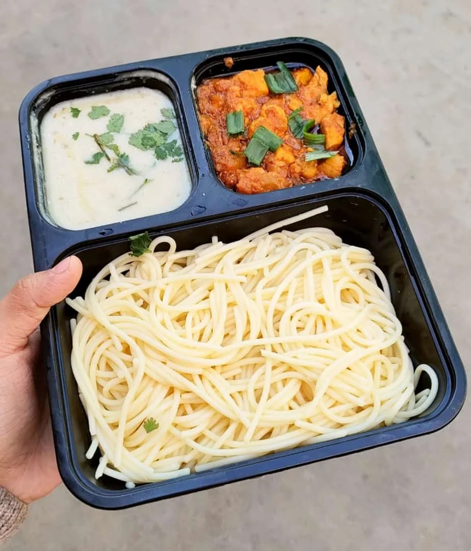 Plastic Container Black - 3 Portion Tray (Square)