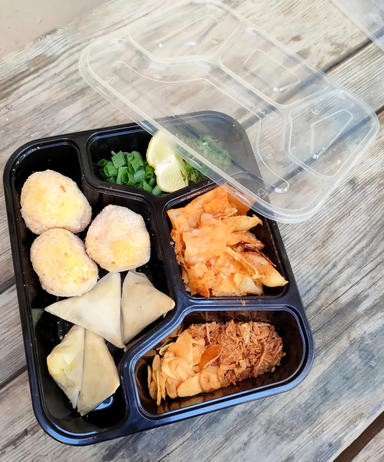 Plastic Container Black - 4 Portion Tray