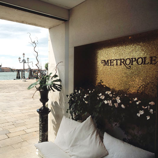 metropole | distantlocals.com