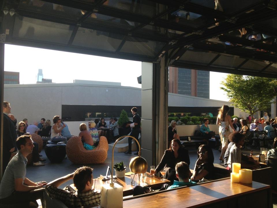 stratus lounge | distantlocals.com