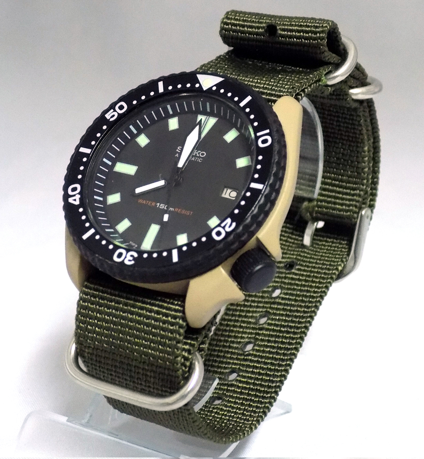 Seiko 5 automatic black dial stainless steel men's watch snk607k1. PRE-SALE Seiko 7002 Desert Sand and Black Cerakote Black