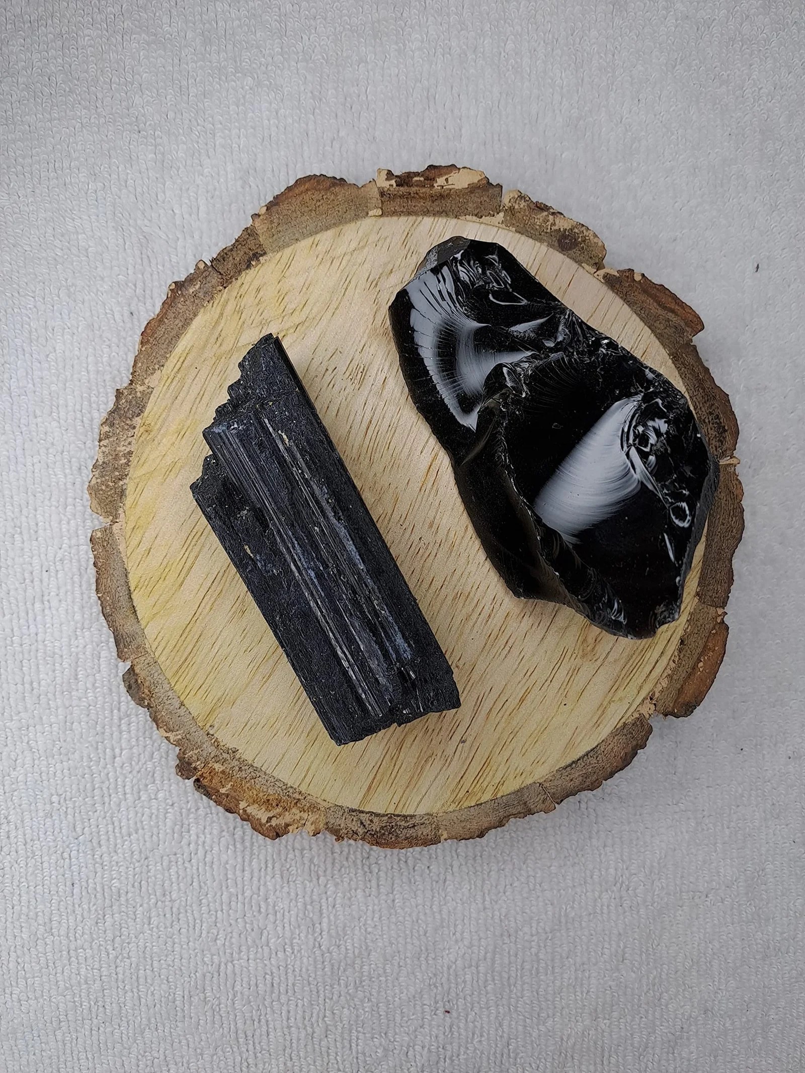 Divinity Healing Black Tourmaline and Black Obsidian AAA Grade Raw Natural Crystal Combo with Wooden Natural Bark Coaster for Healing, Meditation and Manifestation Natural Healing Crystals Abundance Stones