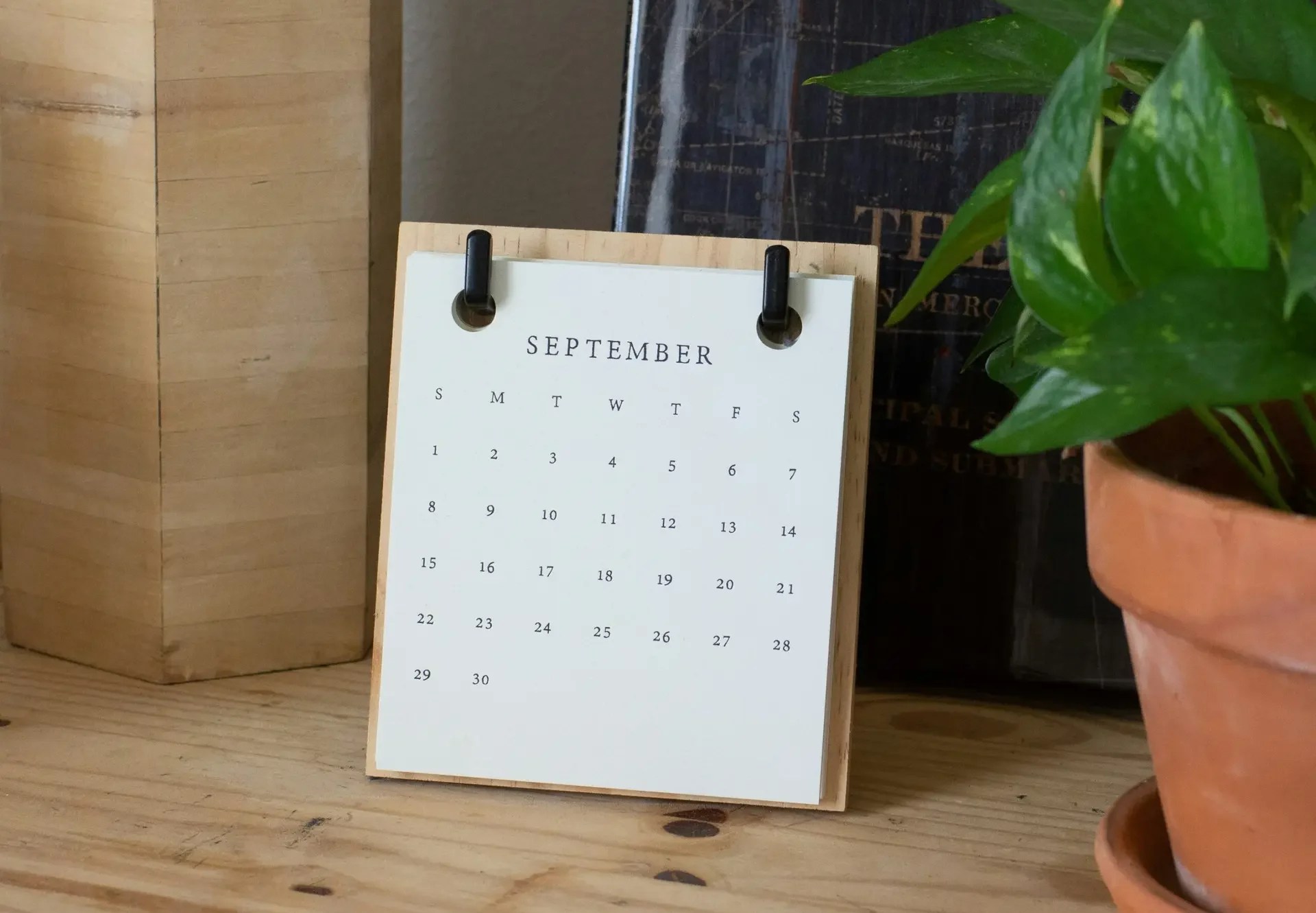 Calendars, Community & Communication: Single Parent Guide to Organization