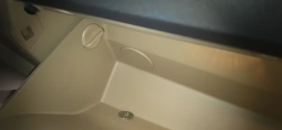 자동차 에어컨 냄새 제거 작업 관련 사진