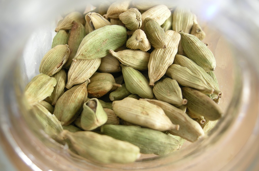 Poulet au gingembre et à la cardamome djolo
