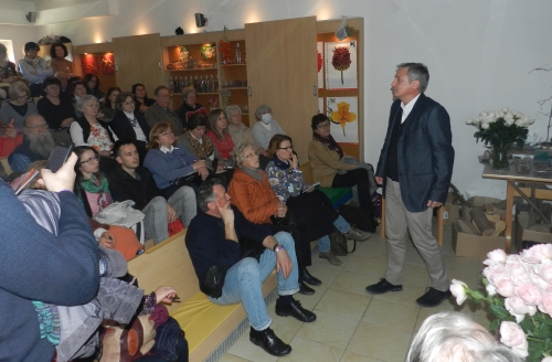 Predavanje dr. Marka Dobriloviča o vključevanju vrtnic v javne in zasebne vrtove.