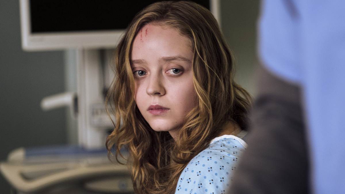 'Devil In Ohio' Ending, Explained: Does Mae Return To The Cult? Has Mae Trapped Suzanne? - Vimarsana News