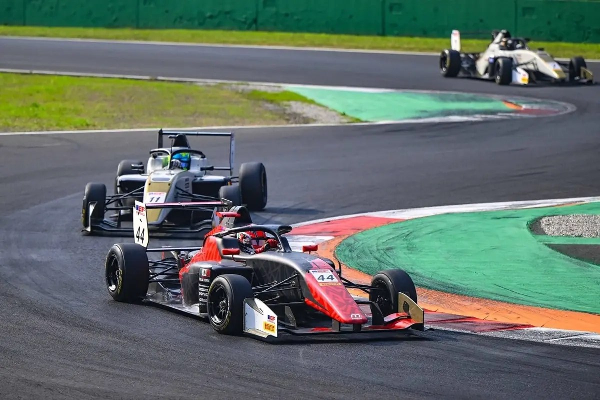 Cierra Diego de la Torre temporada de Eurofórmula Open 2025 con doble top-5 en Monza