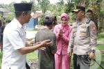 Andi Yasir Pasandre Dampingi Kapolres Luwu Utara, Serahkan Bantuan Kasih Korban Angin Puting Beliung