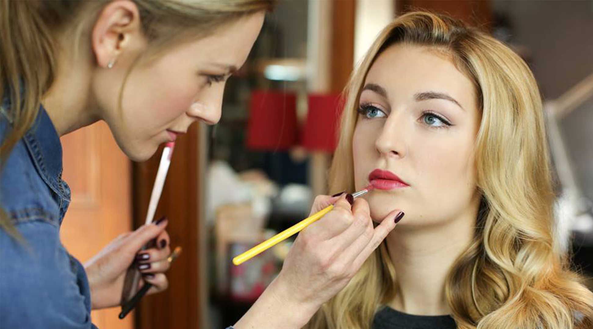 Book make up artists