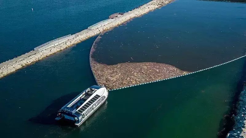 Ponad 200 ton śmieci w jeden dzień. The Ocean Cleanup zatrzymał ogromną falę plastiku w Gwatemali