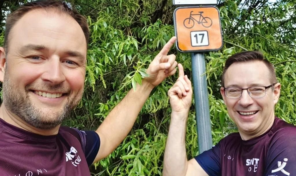 Ponad 2800 kilometrów na rowerze i szczytny cel. Pracownicy Kontakt-Simon jadą z Barcelony do Czechowic-Dziedzic