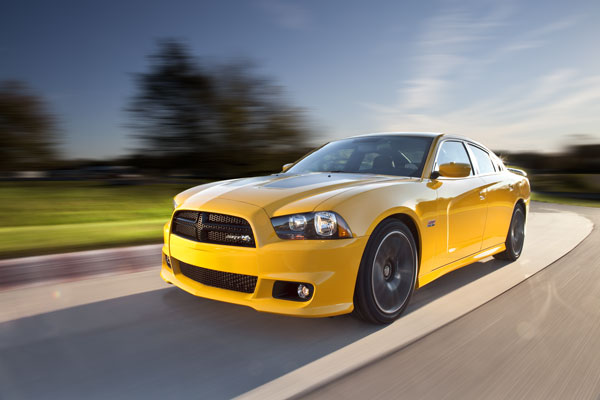 Charger Super Bee And Challenger Yellow Jacket Bring Srt8 Buzz To La Dodgeforum Com