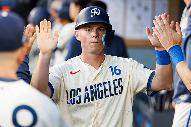 Dodgers' Will Smith Day-to-Day With Back Tightness