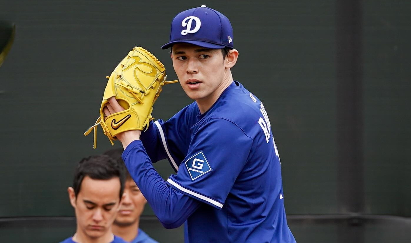 Roki Sasaki needs a third pitch to start and it might be this weird cutter: Dodgers Digest