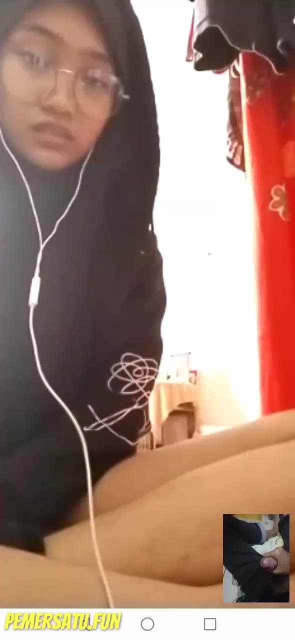 Aisyah Sange Liat Kontol Part 4