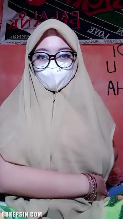 Vcs Sama Host Jilbab Mukenah Sange Colmek