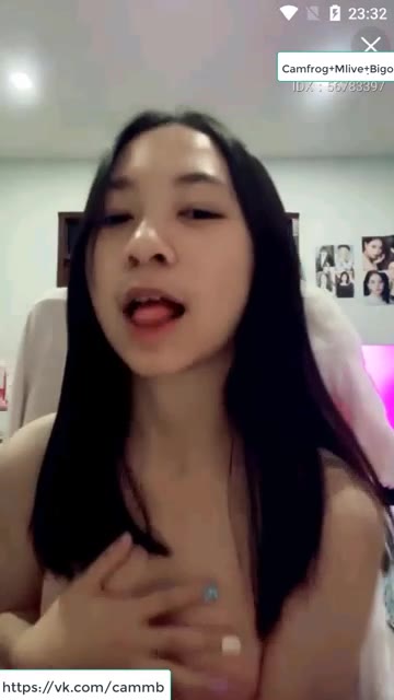 Masih abg udah berani live buka-bukaan nih