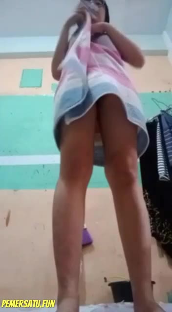 Si Jilbab Kacamata Memek Sempit Colmek Terong Gede Part 9