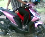 Ayang Isep Kontol di Outdoor, Crot di Mulut