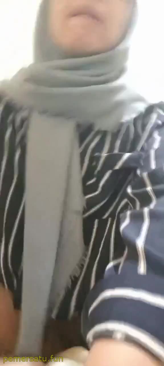 Dood – P68 Hijab Jilbab Ukhty Merangsang Diri Sendiri 68