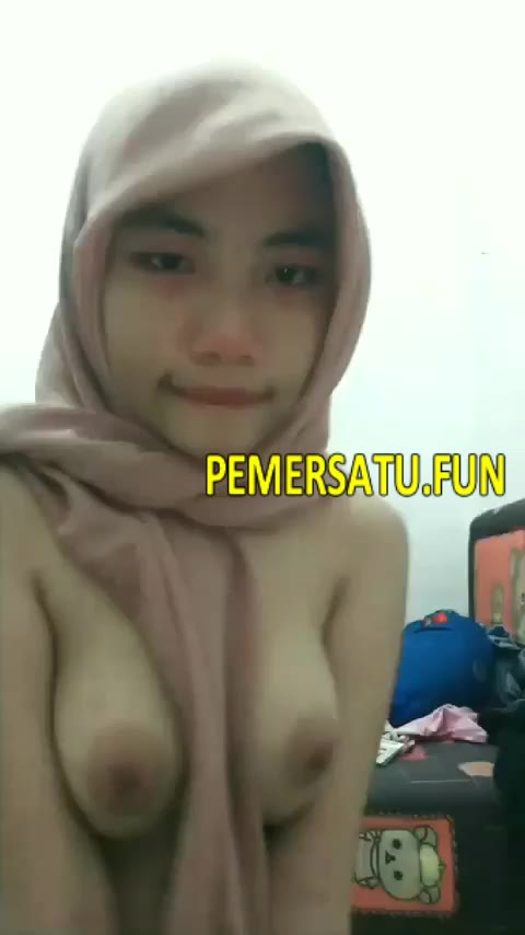Jilbab Imut Colmek Bocil 19Yo Toket Putih Nenen Pink (3)