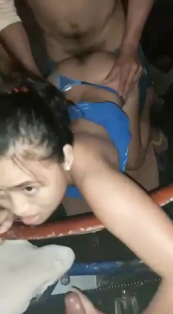 Bokep viral abg di gilir ama tukang serabutan ceweknya sange banget