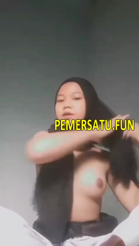 Jilbab Bocil 18Yo Suka Colmek Pap Susu (5)