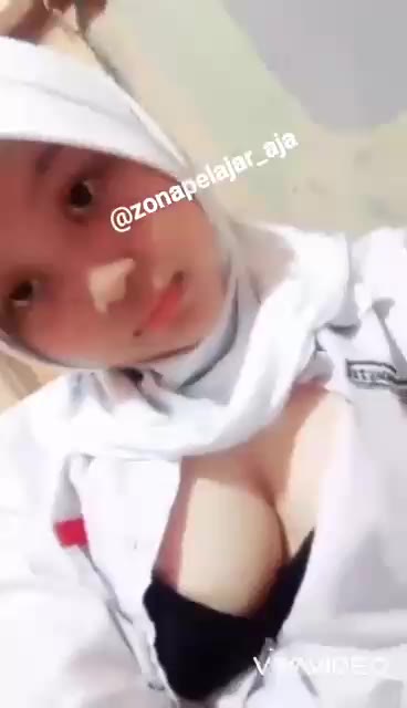 Abg Sma Jilbab Pamer Toket Pulang Sekolah (3)