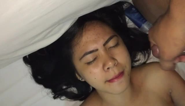 Crot Di Muka Pacar Cantik