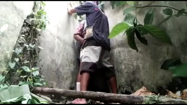 ngentot abg sma di belakang taman
