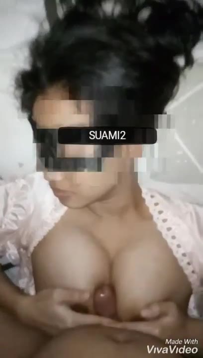crot di jepit toket pacar
