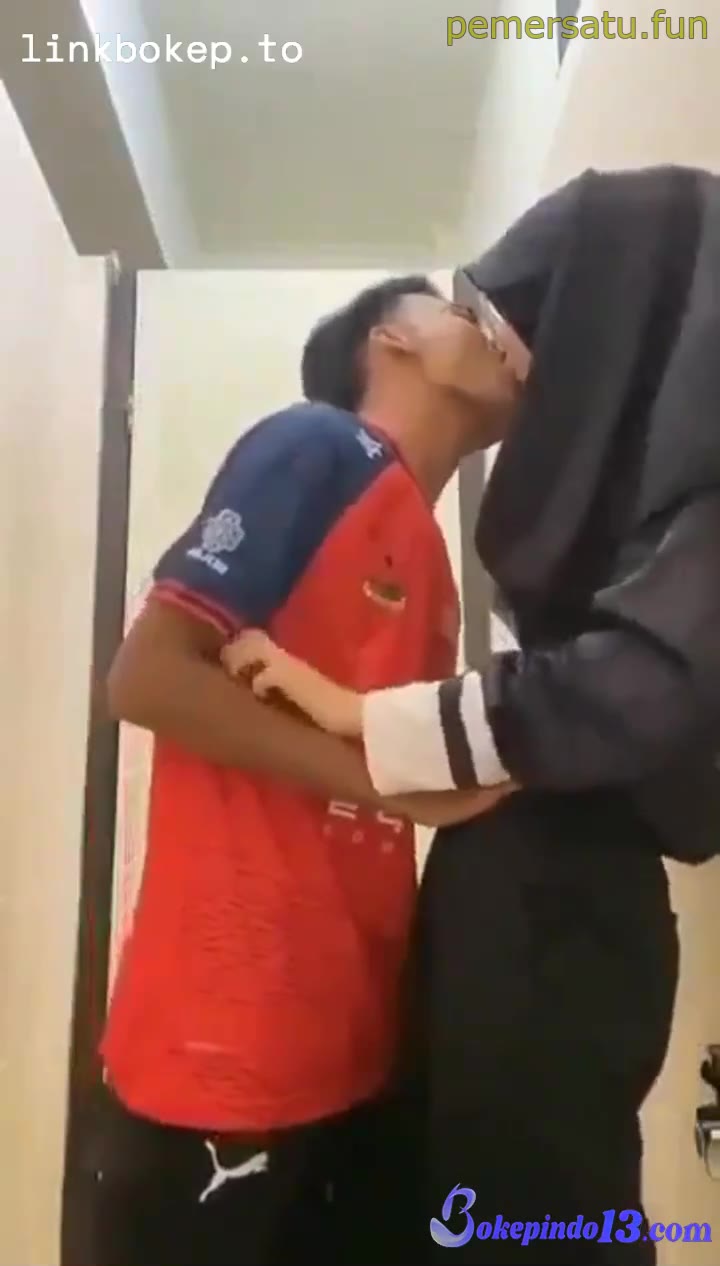 Dood – Jilbab Cantik Main Di Wc Mall