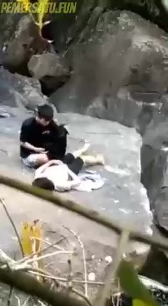 Ngintip Lagi Entot Di Pantai