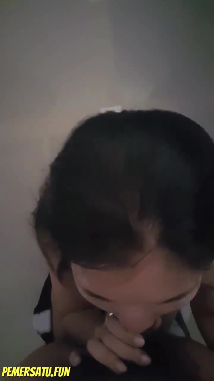 Si Cantik Pasrah Nerd Lugu Di Entot Part 2
