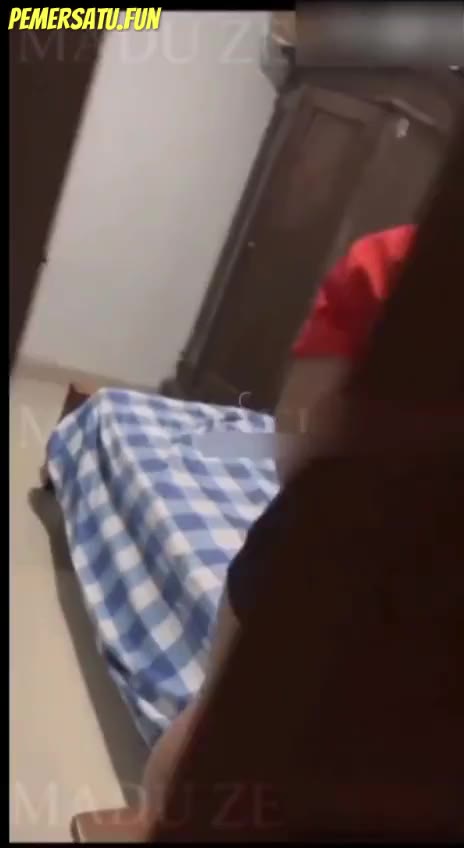 Mencuba Memek Kasir Sedap Part 2