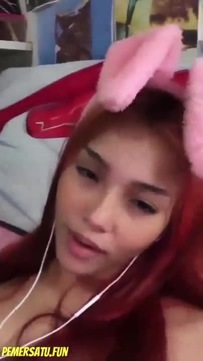 Gadis Sange Melakukan Aksi Memukau Video Pemersatu Bangsa