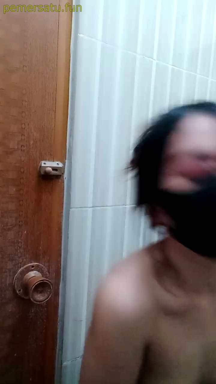 P1 Alda Mulus Putih Colok Memek Sampai Meleleh 1
