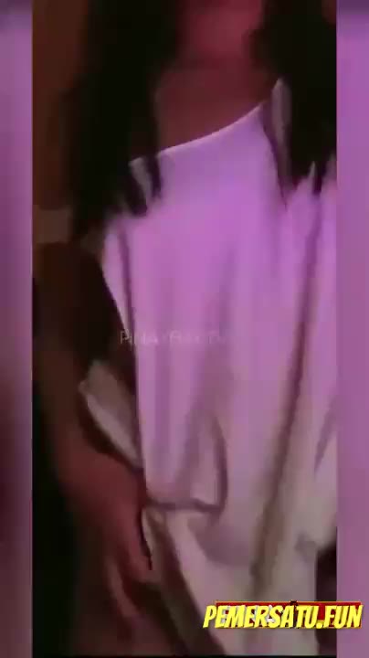 Selebram Yang Barbar Telanjang Viral