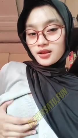 Tiktoker Jilbab Kacamata Cantik Gg86 8