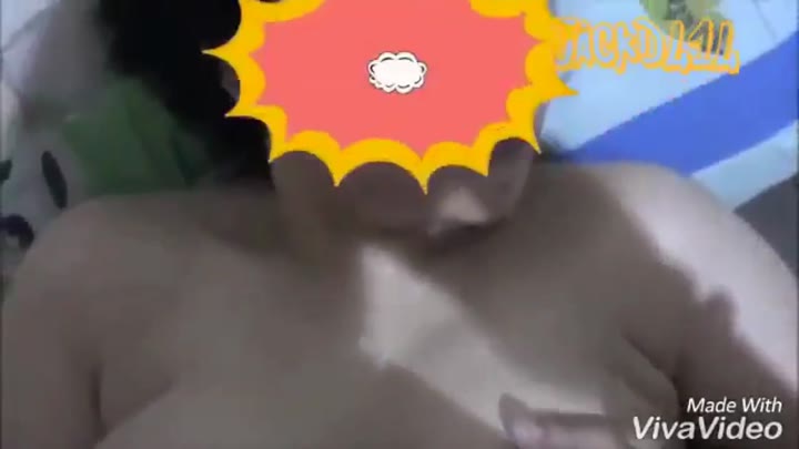 Kocok Kontol Di Jepit Susu Sampai Crot Toge Banget