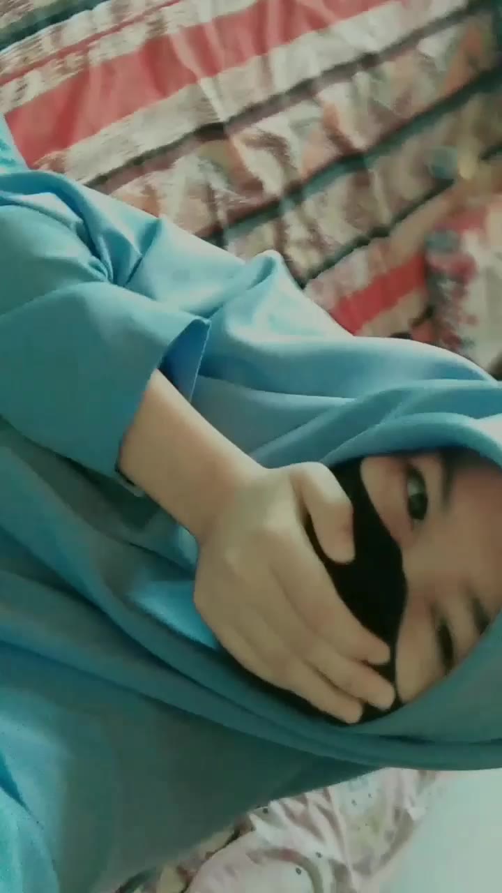 Nur Hidayah Jilbab Mulus Sange Colmek Part 1