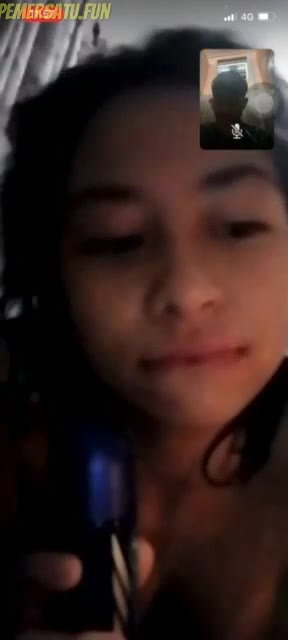 Cuma Berani Hisap Terong Colok Memek Pakai Sikat Gigi Biar Sempit